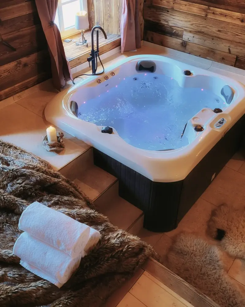 Indoor-Whirlpool der Lala-Alm